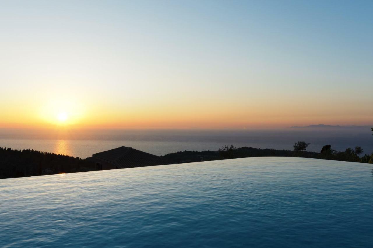 Artblue Villas Tsoukaládhes Esterno foto